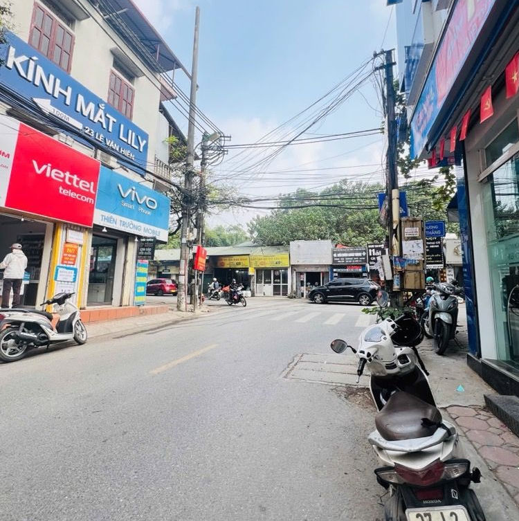 BÁN NHÀ MẶT PHỐ - LÊ VĂN HIẾN- ĐÔNG NGẠC -KINH DOANH SẦM UẤT NGÀY ĐÊM.